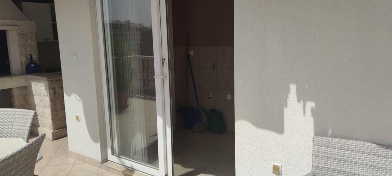 Happy Basset Terrace Apartamento Makarska Exterior foto