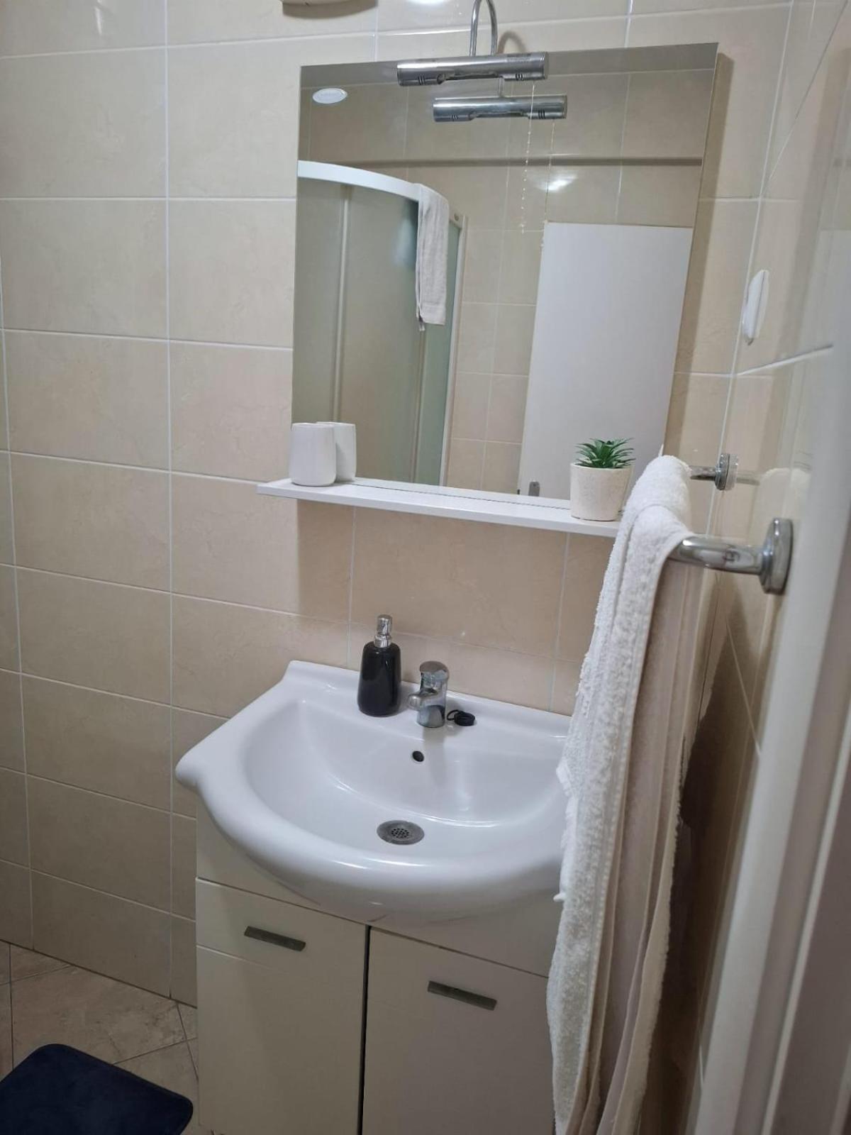 Happy Basset Terrace Apartamento Makarska Exterior foto