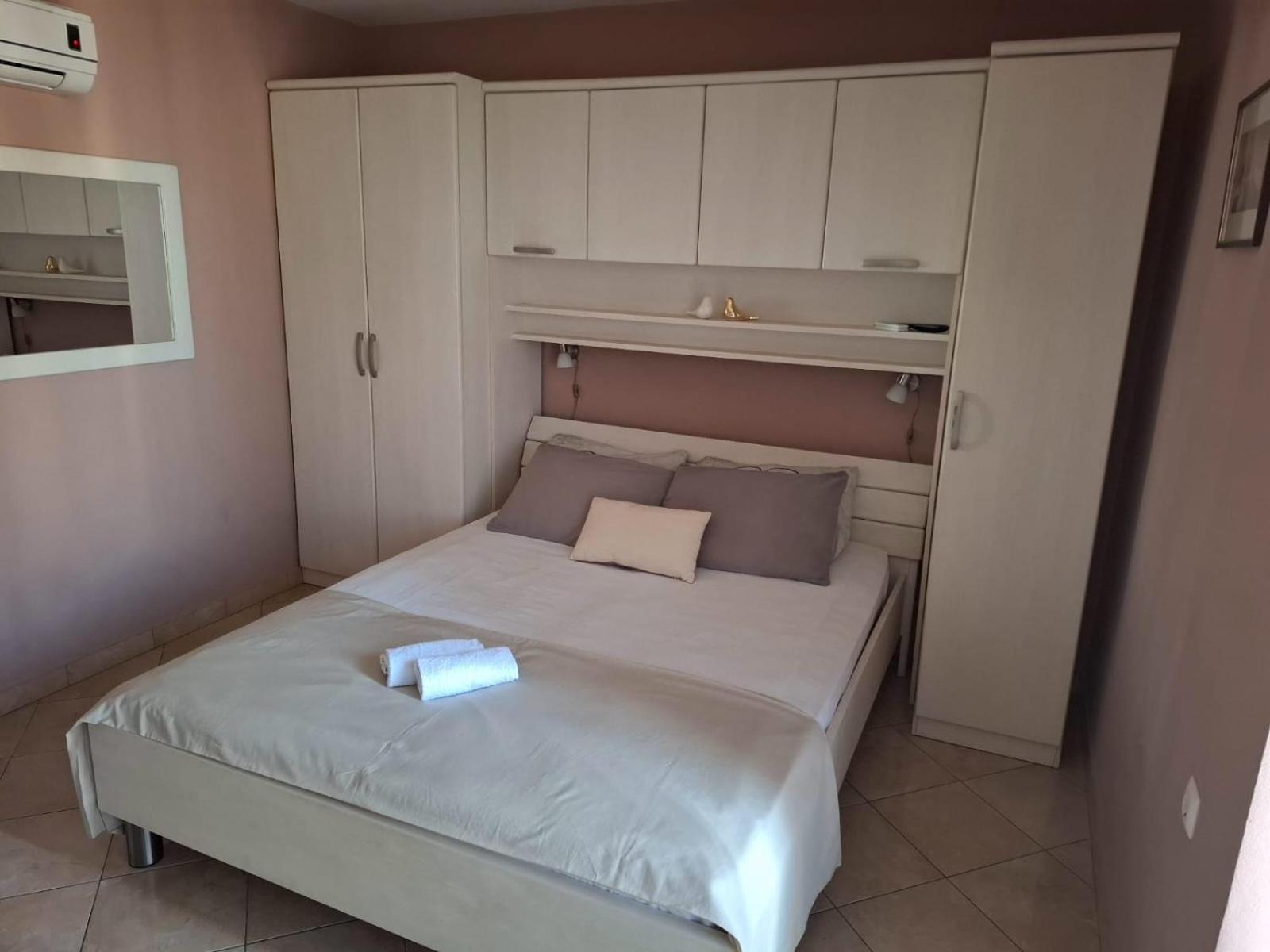 Happy Basset Terrace Apartamento Makarska Exterior foto