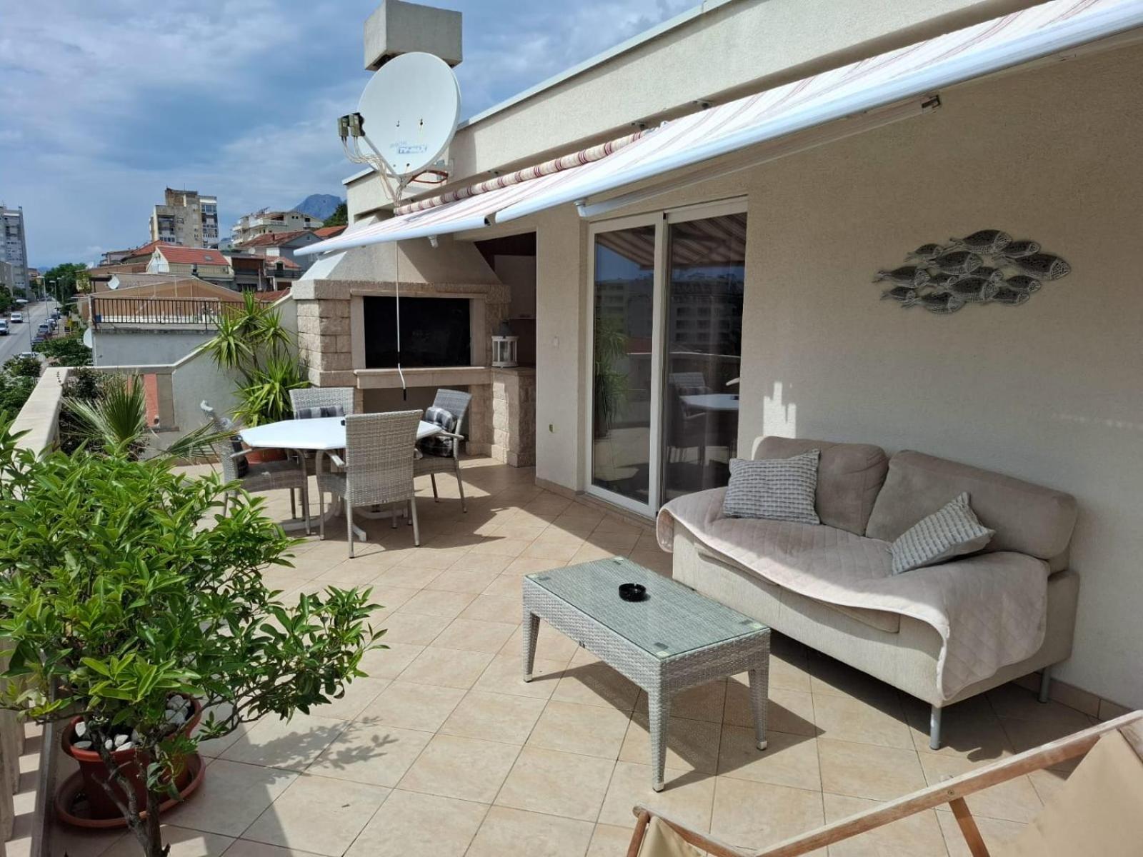Happy Basset Terrace Apartamento Makarska Exterior foto